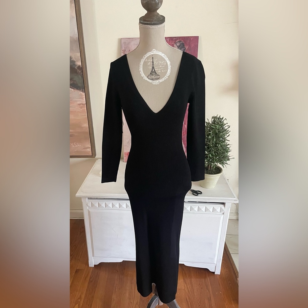 Aritzia Babaton Black V-Neck Bodycon Dress